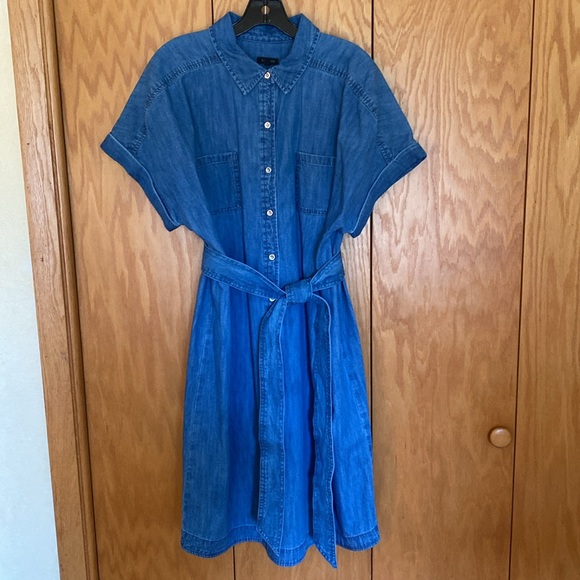 Nice denim dress - Picture 2 of 4